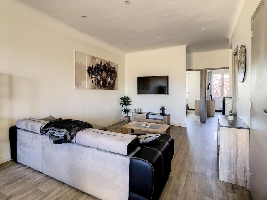 Homps - Appartement Avec Terrasse 4 Personnes Extérieur photo